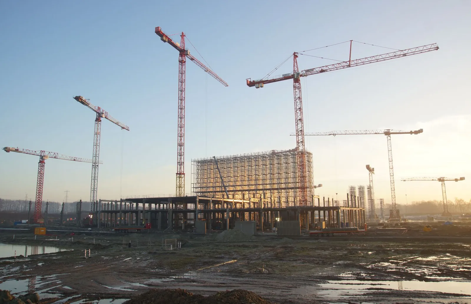 Obra de galpão em construção
